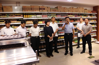 全市食用農(nóng)產(chǎn)品監(jiān)管工作現(xiàn)場(chǎng)觀摩會(huì)與會(huì)人員來靜寧縣觀摩
